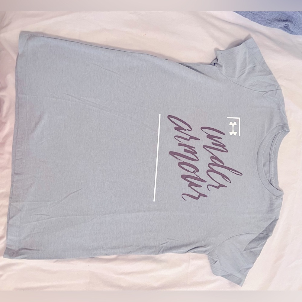 Under Armour light gray T-shirt
